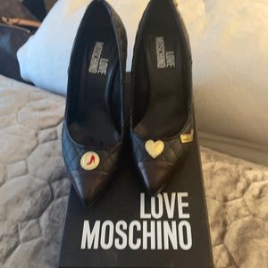 Love moschino pumps